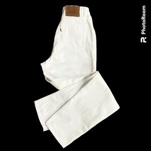 Levi’s Vintage 90’ mom white jeans 100% cotton, Made in USA, size 11 M